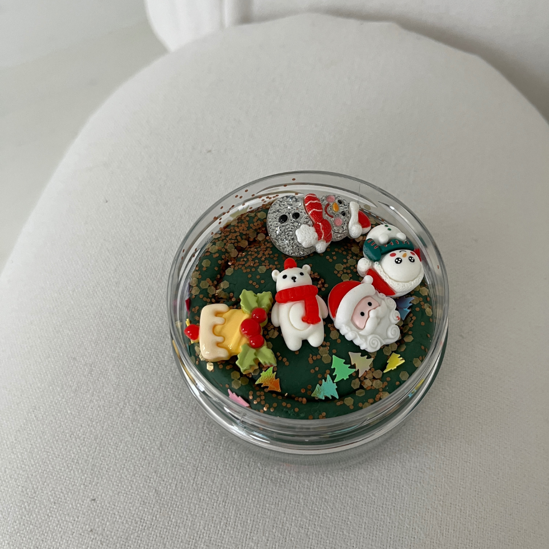 CHRISTMAS SURPRISE POT - DUTCH DOUGH