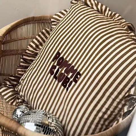 KUSSEN RAYURE ROEZEL | FINE BROWN