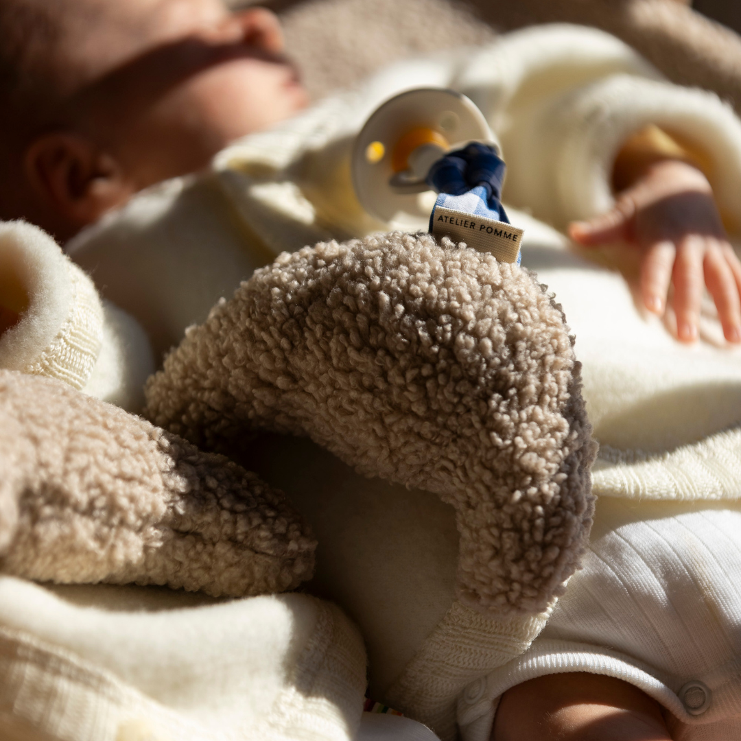 SPEENDOEKJE | LITTLE CROISSANT