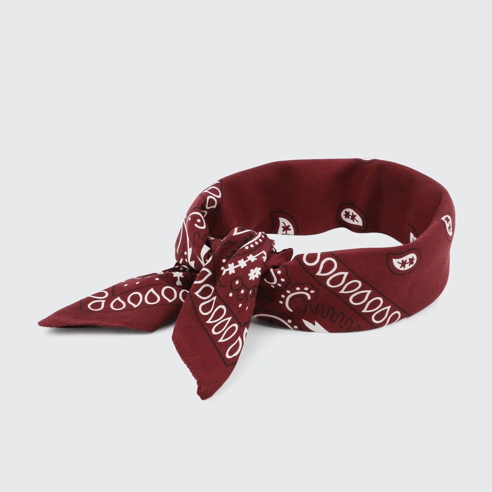 Een burgundy bandana sjaal