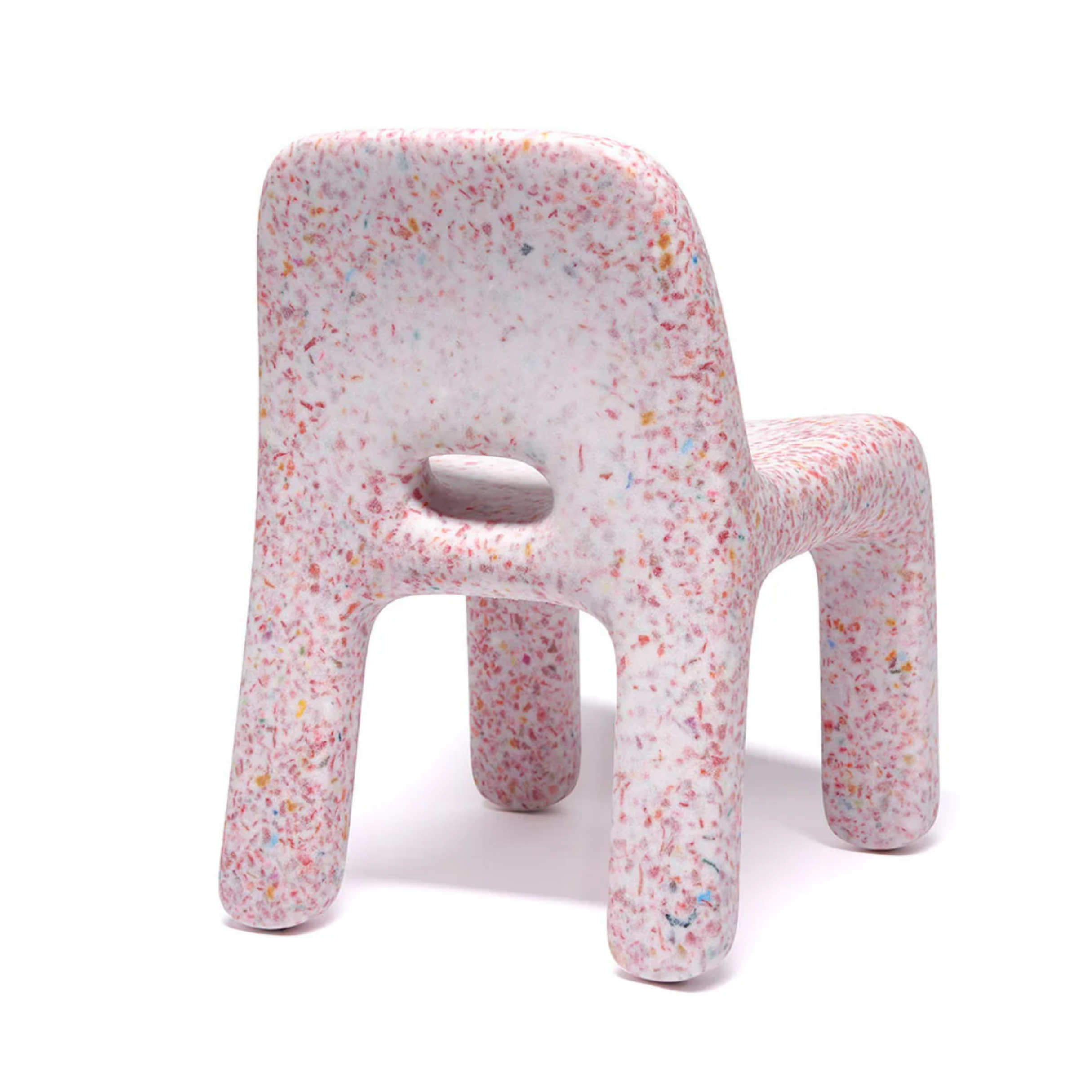 Kinderstoel van gerecycled materiaal