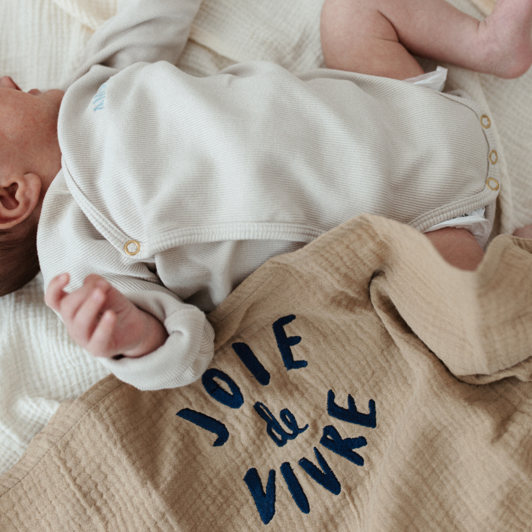 Giant swaddle fine brown