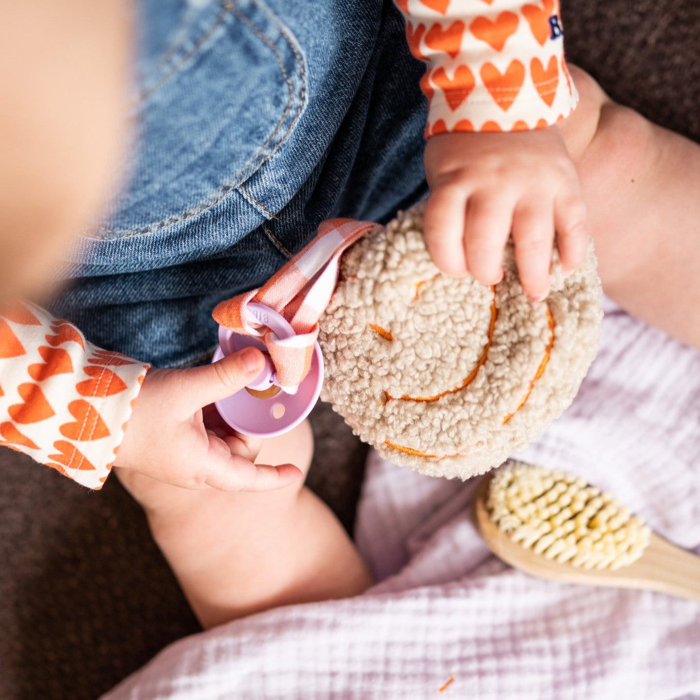 Giant swaddle lucky lila