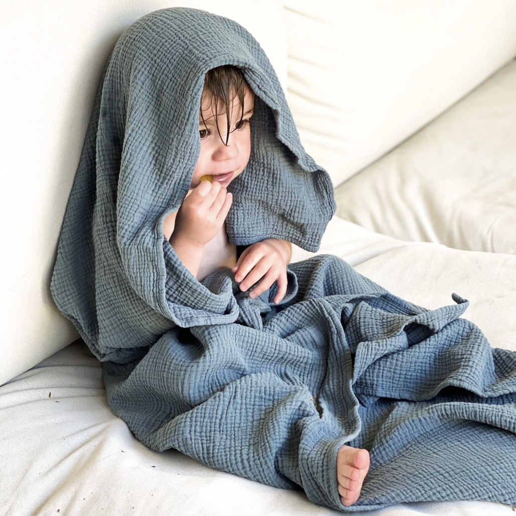 Giant swaddle misty blue