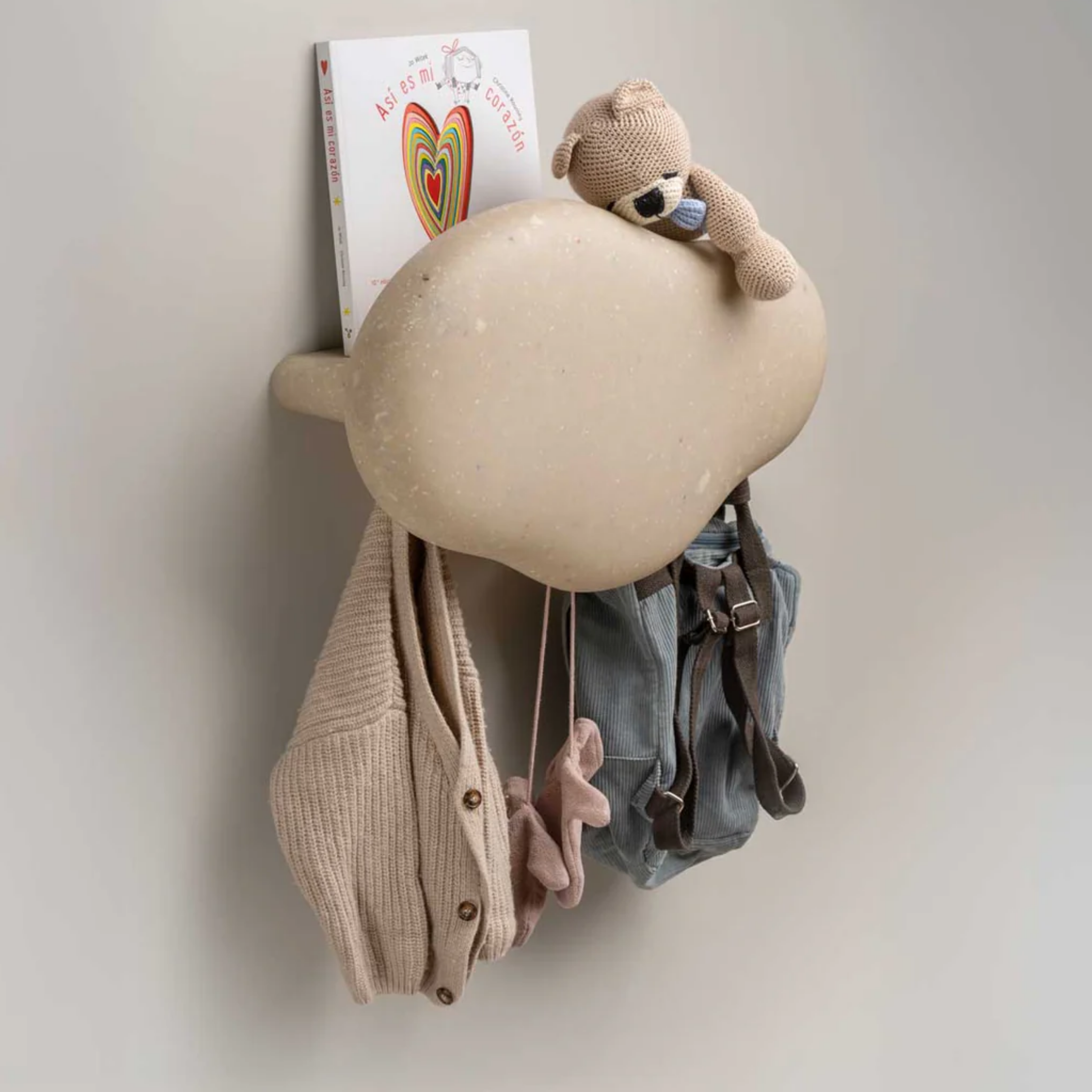 Een organische kapstok in het beige