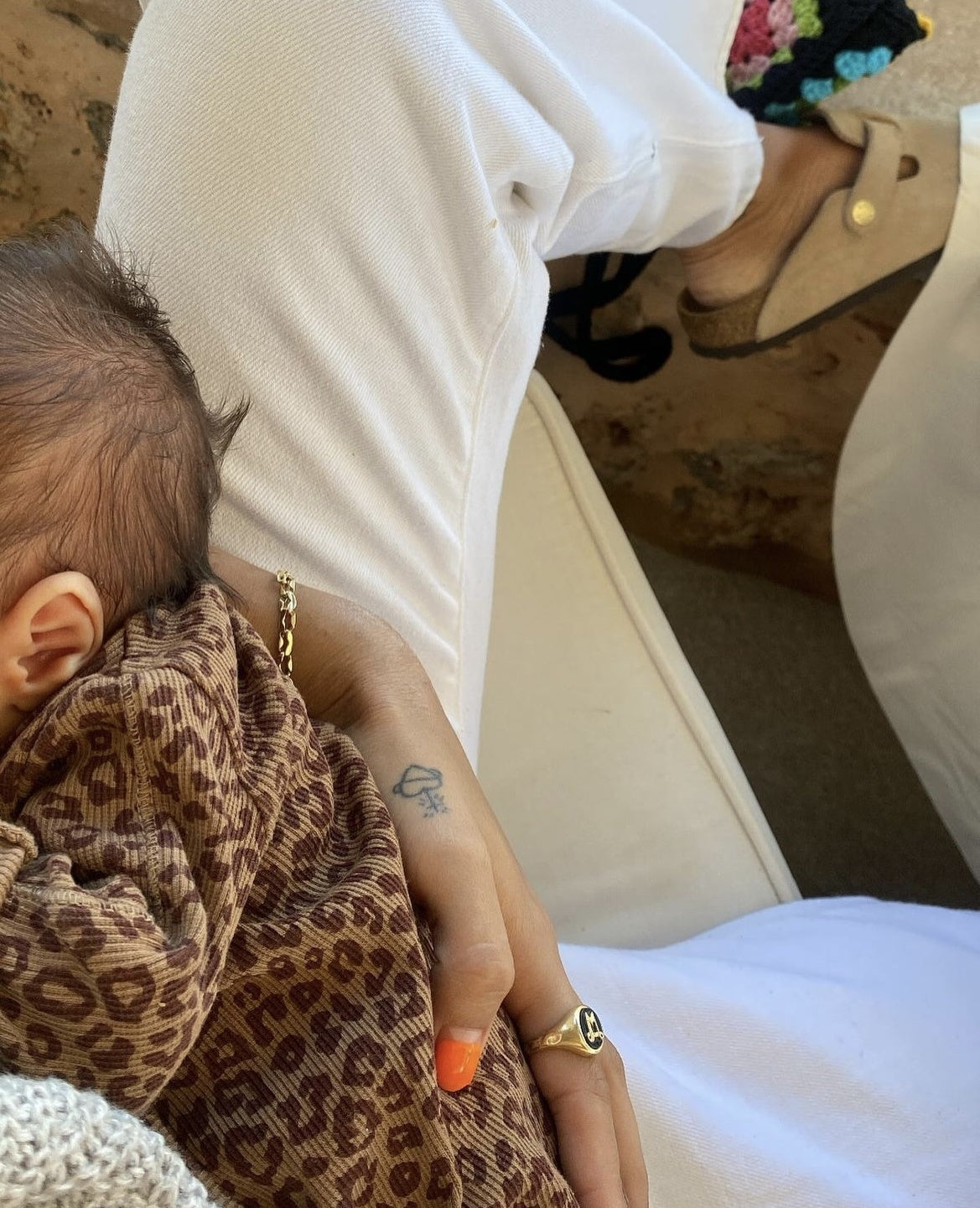 Romper wrap the baby leopard