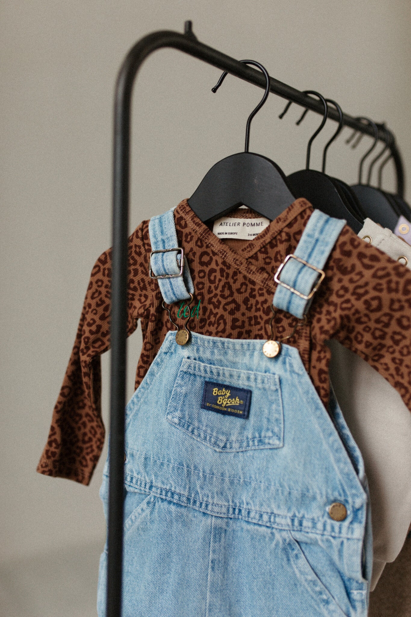 Romper wrap the baby leopard