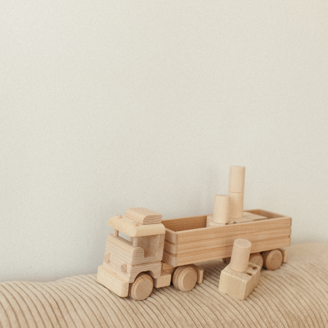 houten speelgoed truck met blokken
