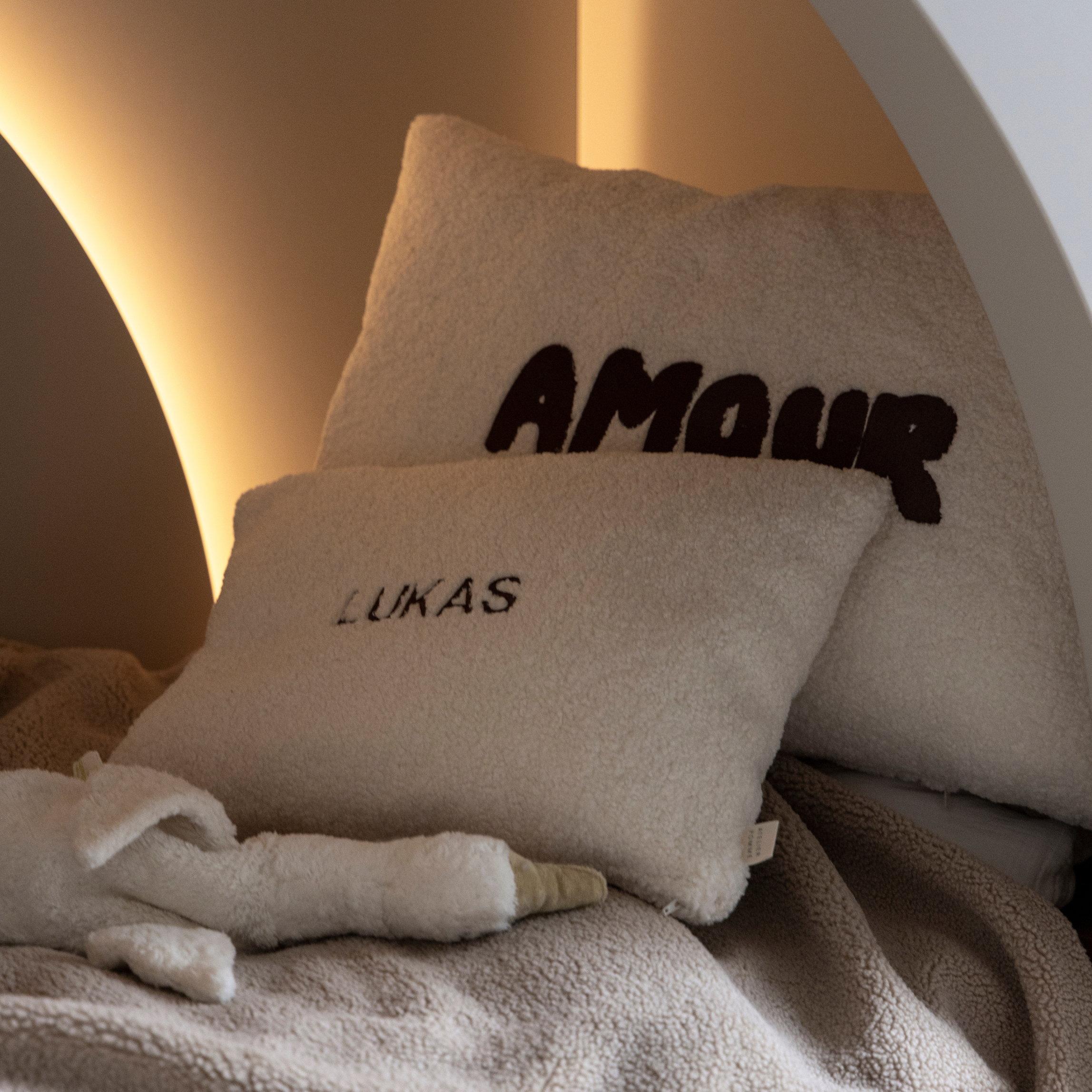 TEDDY THE PILLOW | COSY WHITE