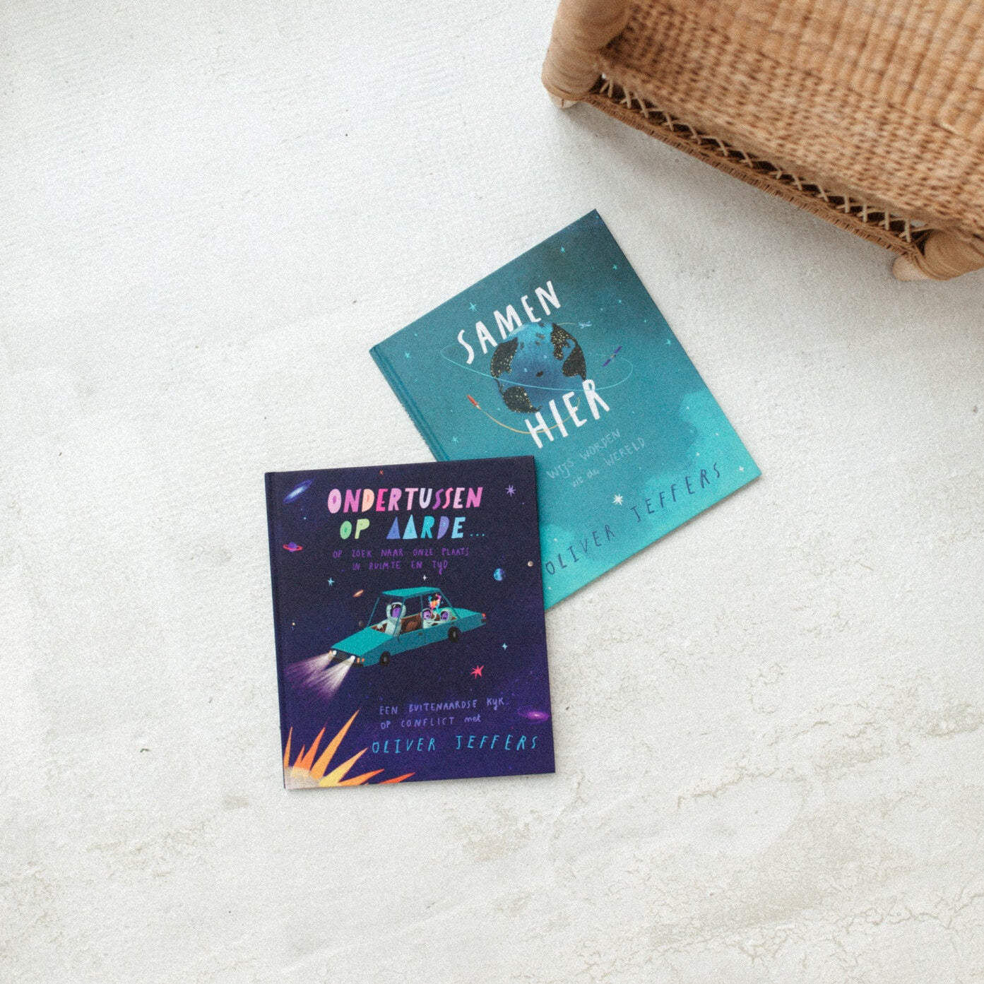 BOEK | ONDERTUSSEN OP AARDE...