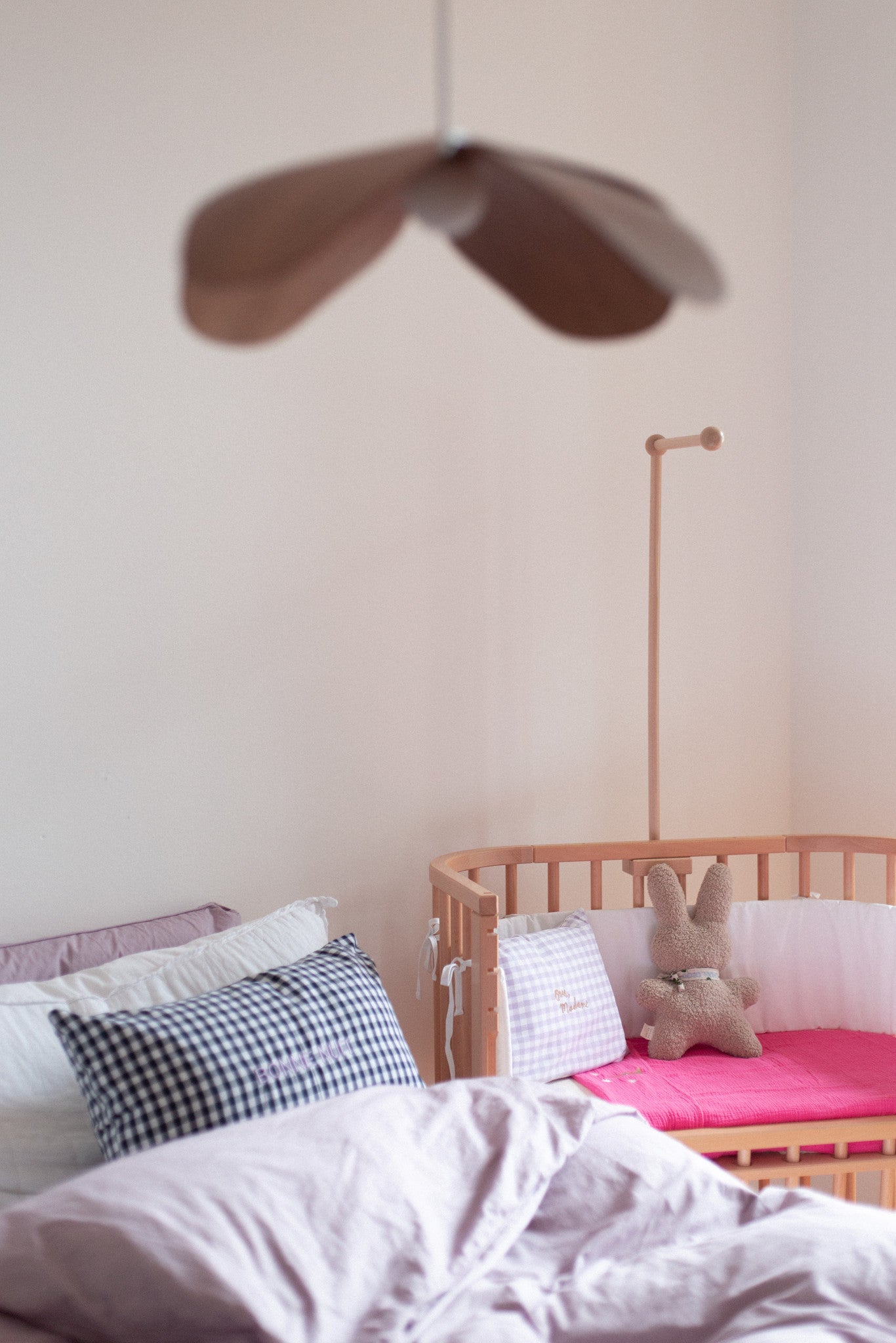 FLAT SHEET CRIB | BLOWY BUBBLEGUM