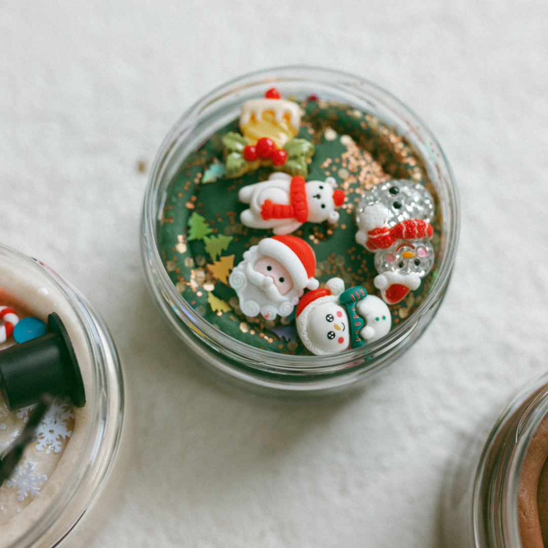 CHRISTMAS SURPRISE POT - DUTCH DOUGH