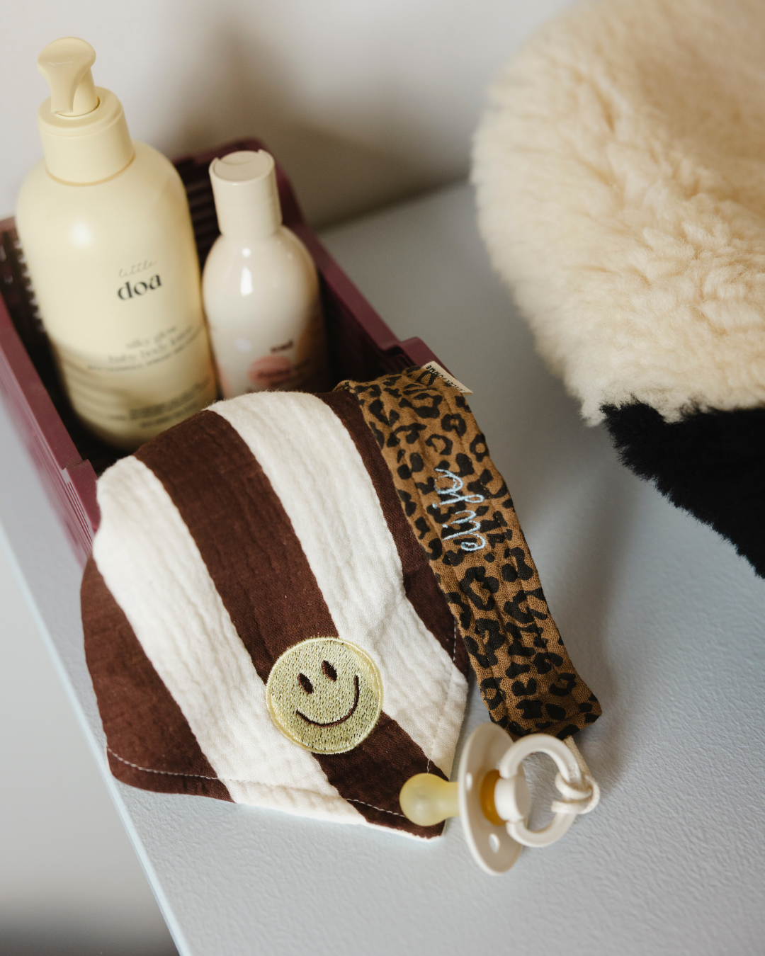 PACIFIER CLOTH | CUDDLE THE BROWN STRIPE