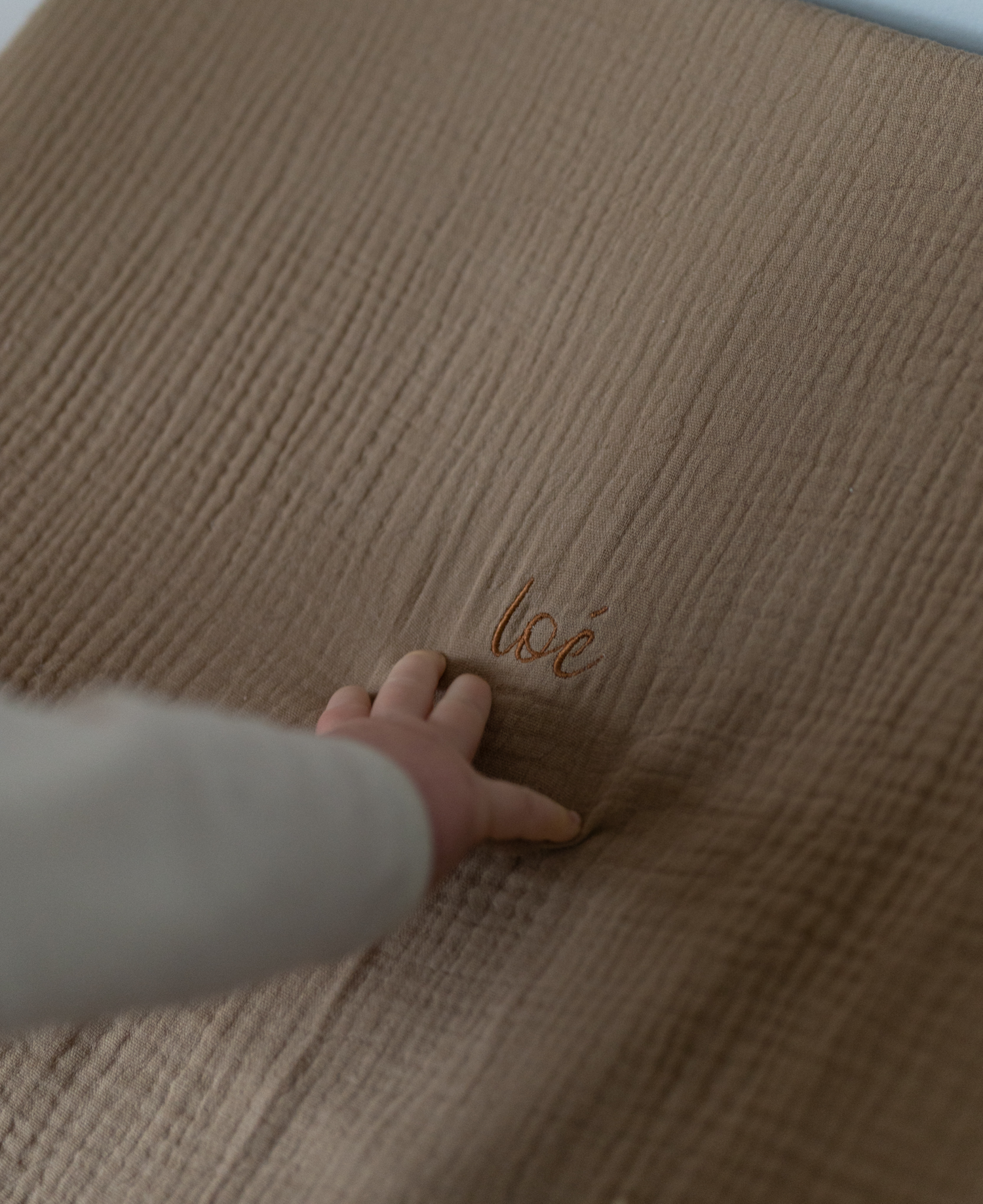 Changing cover fine brown 