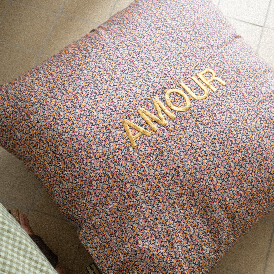 cushion bloemen met gepersonaliseerde tekst 