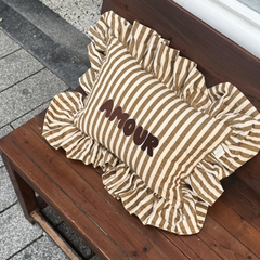 CUSHION RAYURE FRILL | FINE BROWN