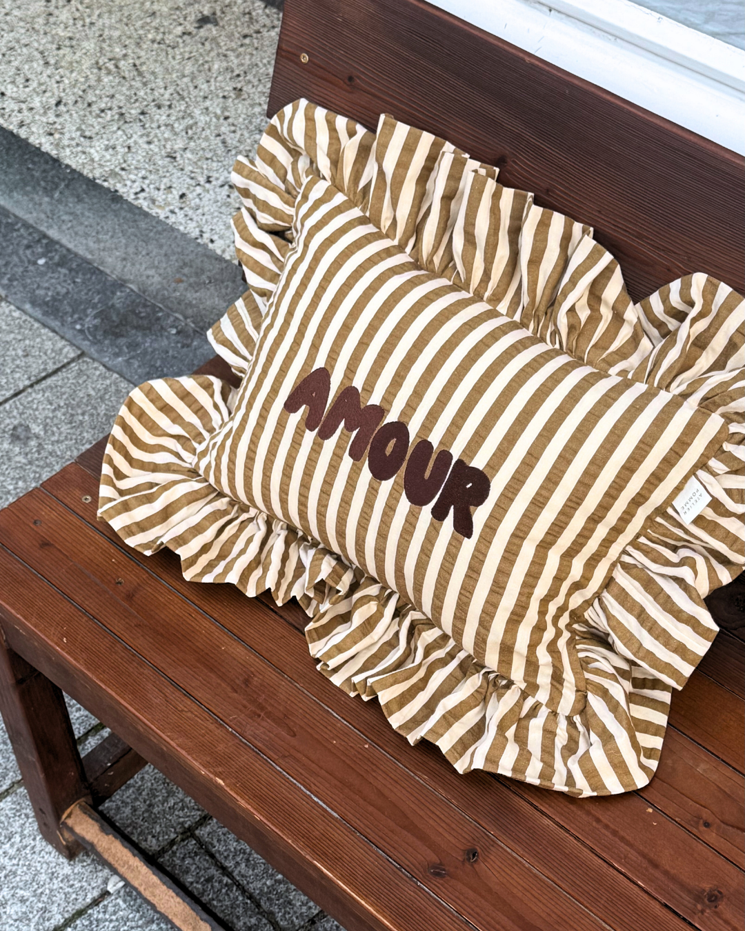 CUSHION | RAYURE FRILL FINE BROWN