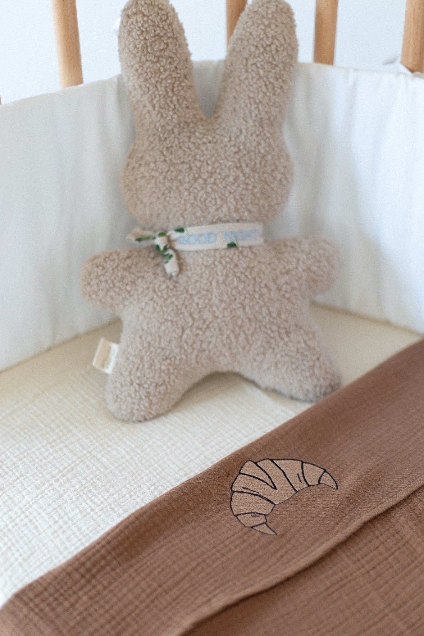 Flat sheet crib better brownie 