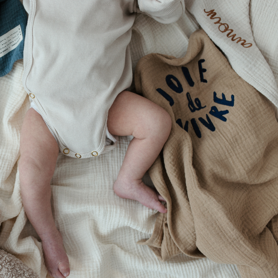 Giant swaddle fine brown