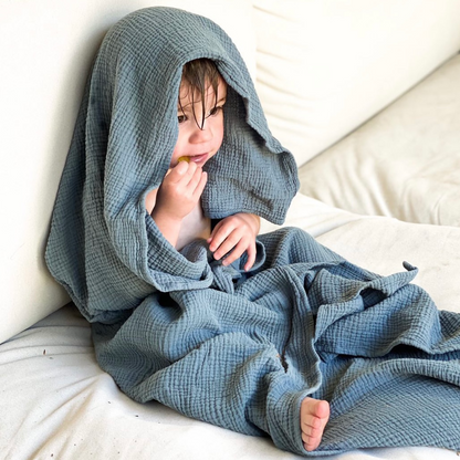 Giant swaddle misty blue 