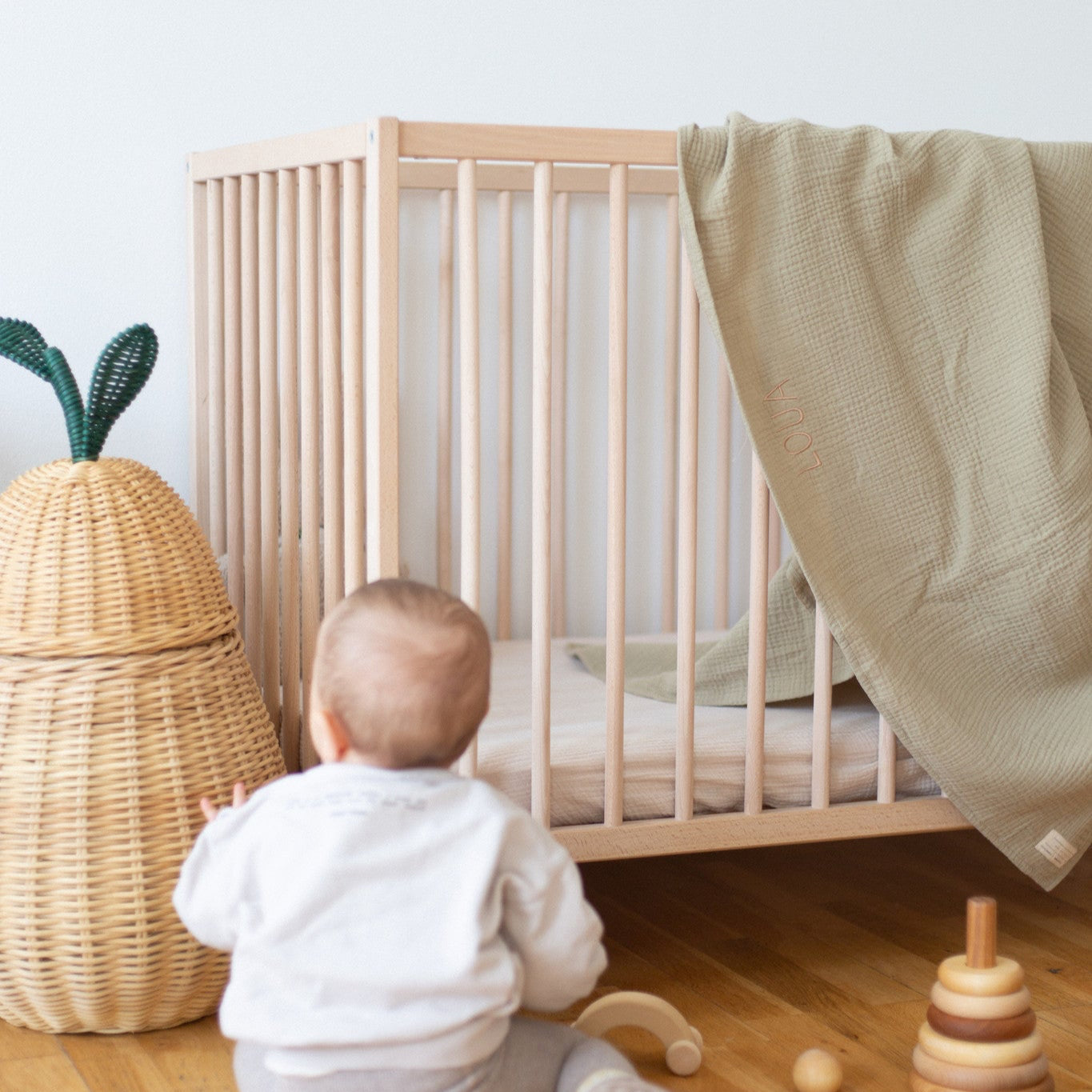 Giant swaddle morning moss 