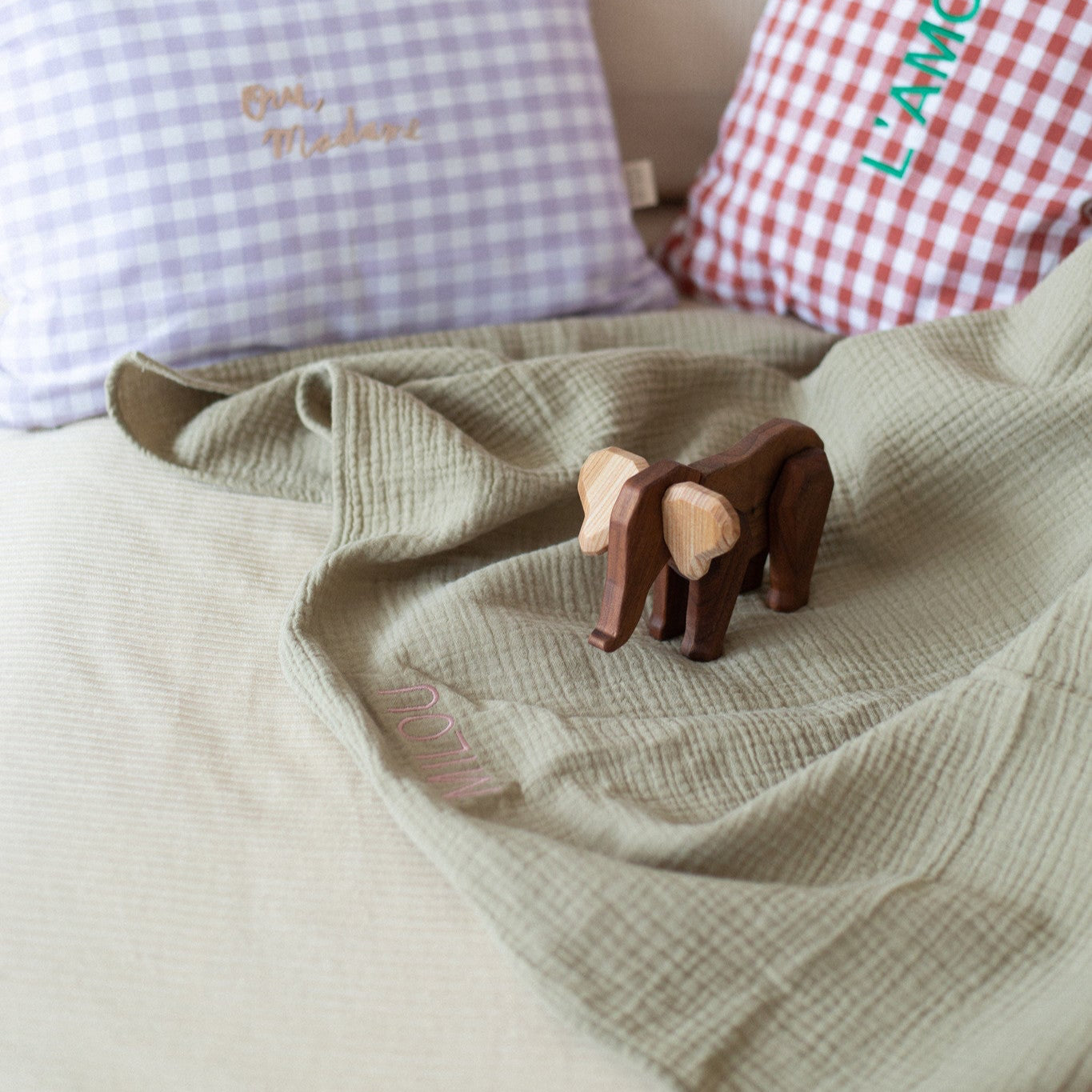 Giant swaddle morning moss 