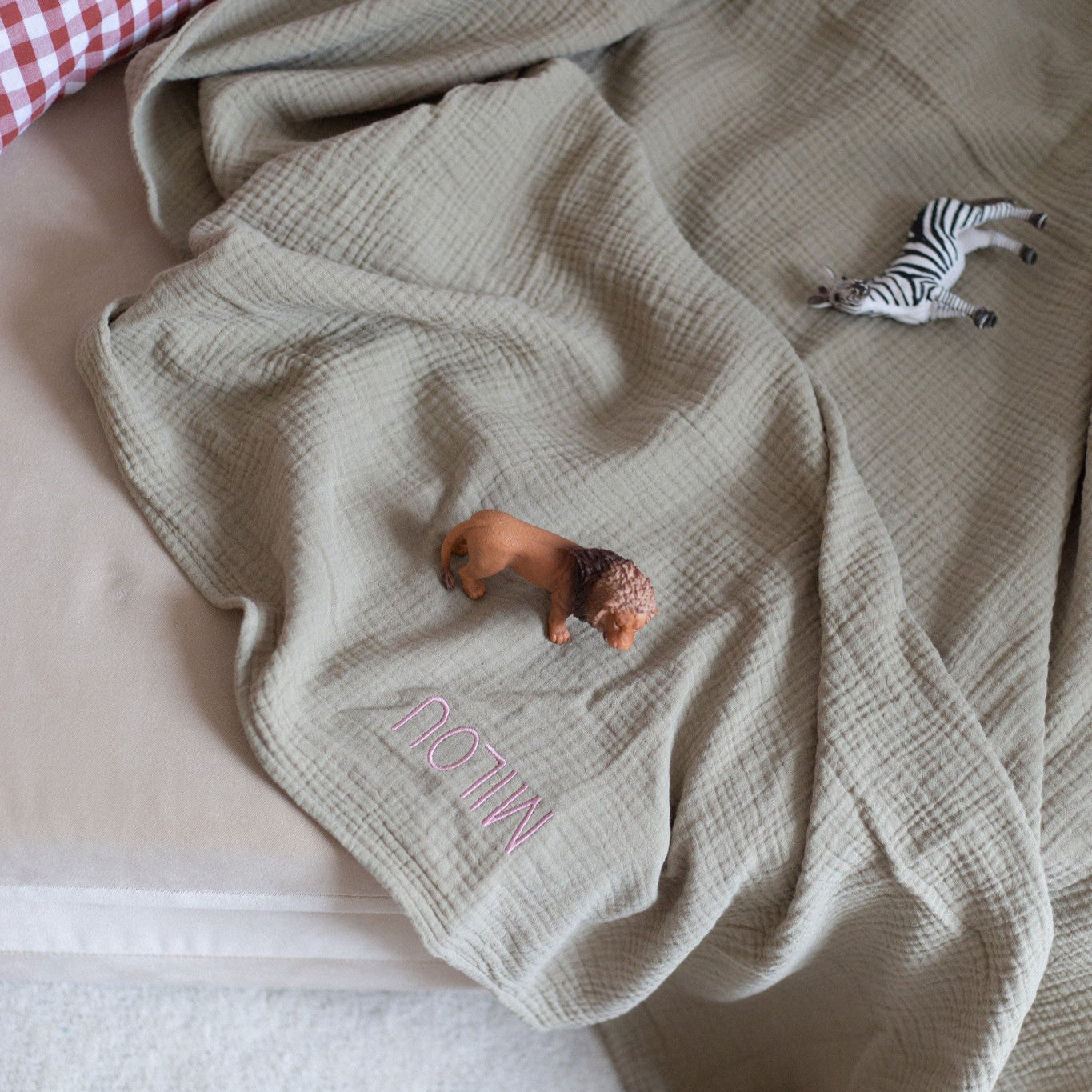 Giant swaddle morning moss 