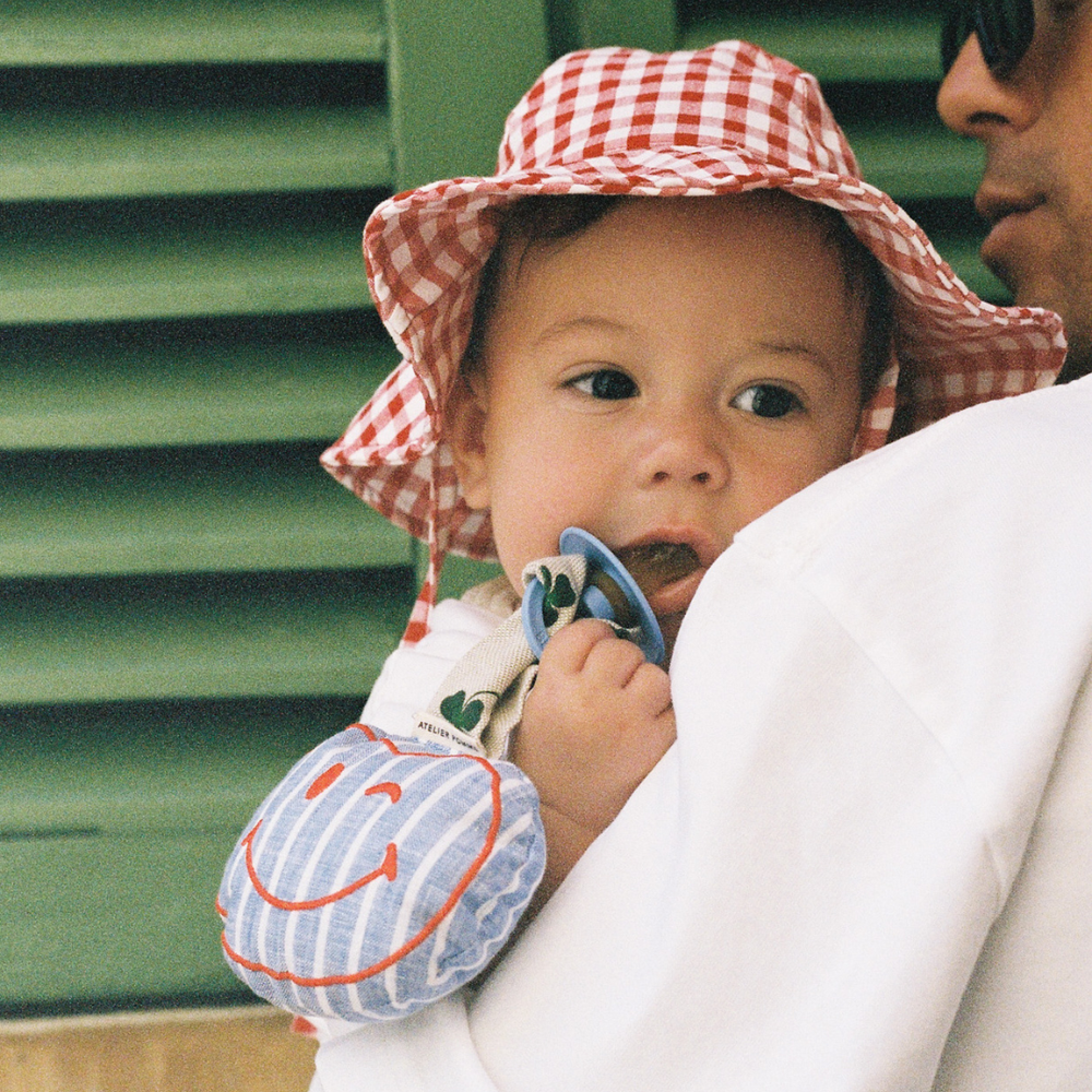 PACIFIER CLOTH POMME | LOVELY LINEN L'AMOUR