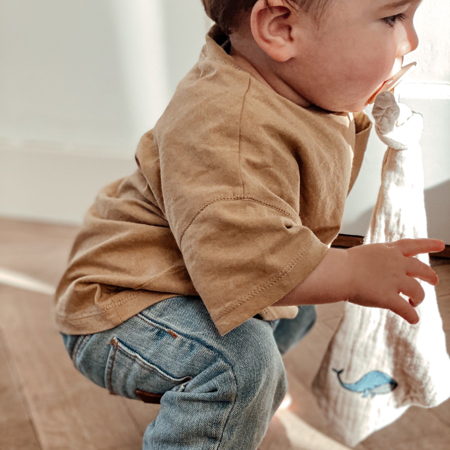 beige speendoekje om aan de speen van je baby te hangen