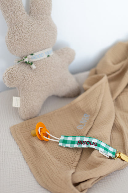 handdoek met knuffel en speenkoord