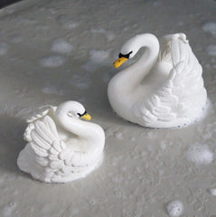 BATH TOY SWAN |  GIANT