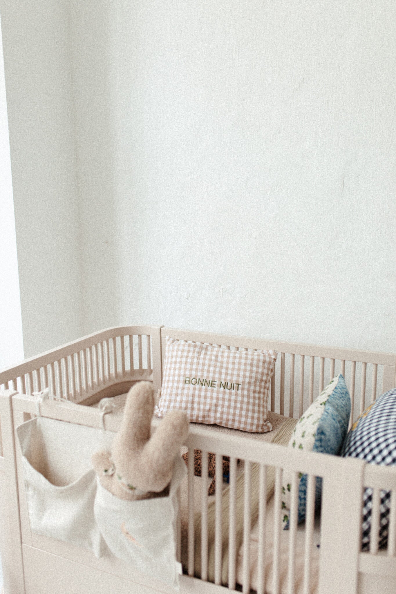 LINEN BED POCKET | BONJOUR BEIGE