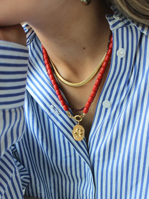 Koraalketting met bedelsluiting
