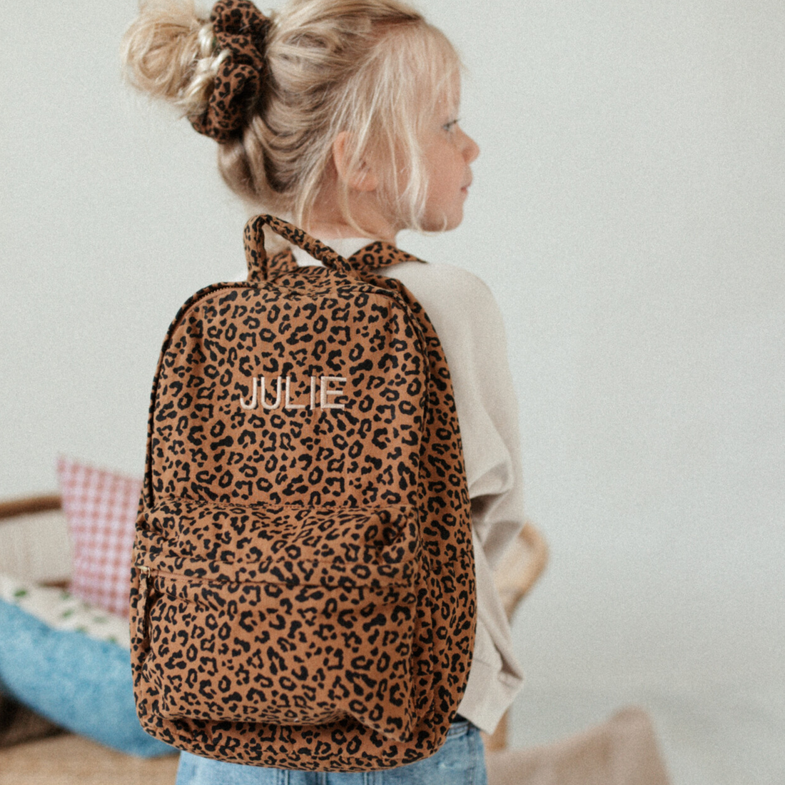 OVERSIZED LEOPARD SCRUNCHIE 